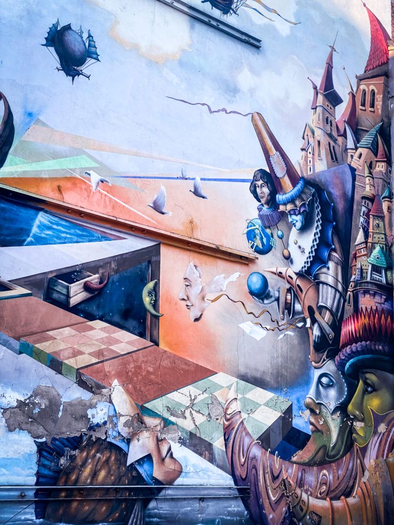 mural muzeum wyobraźni w częstochowie