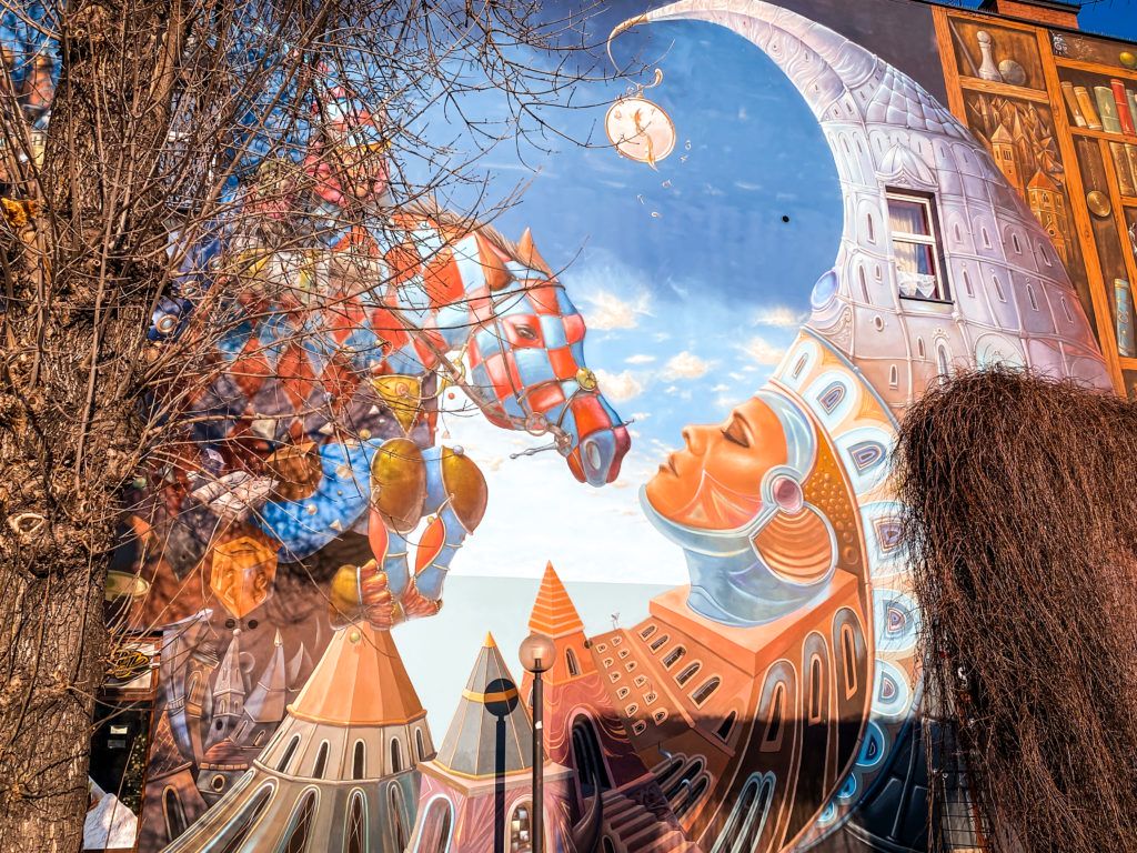 Mural Strażnik Czasu w Częstochowie
