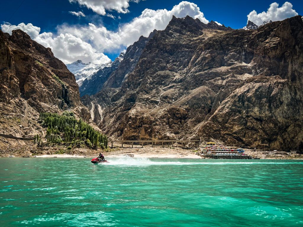 pakistan atrakcje jezioro attabad